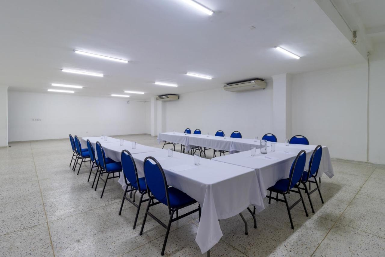 Photo - Hotel Axis Inn by Geh Suites