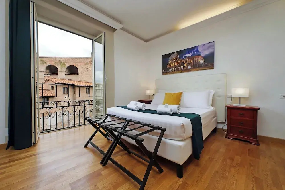 Photo - Romulus Rooms by Hostand