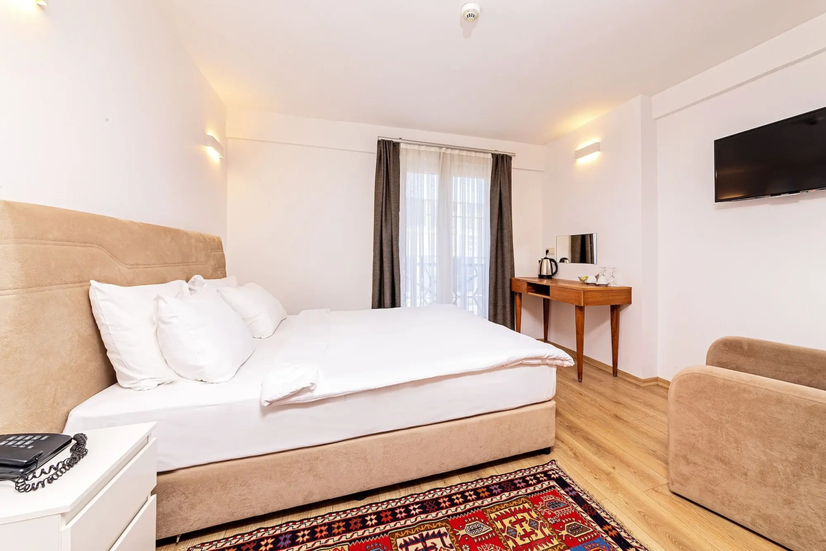 Photo - Neda Hotel