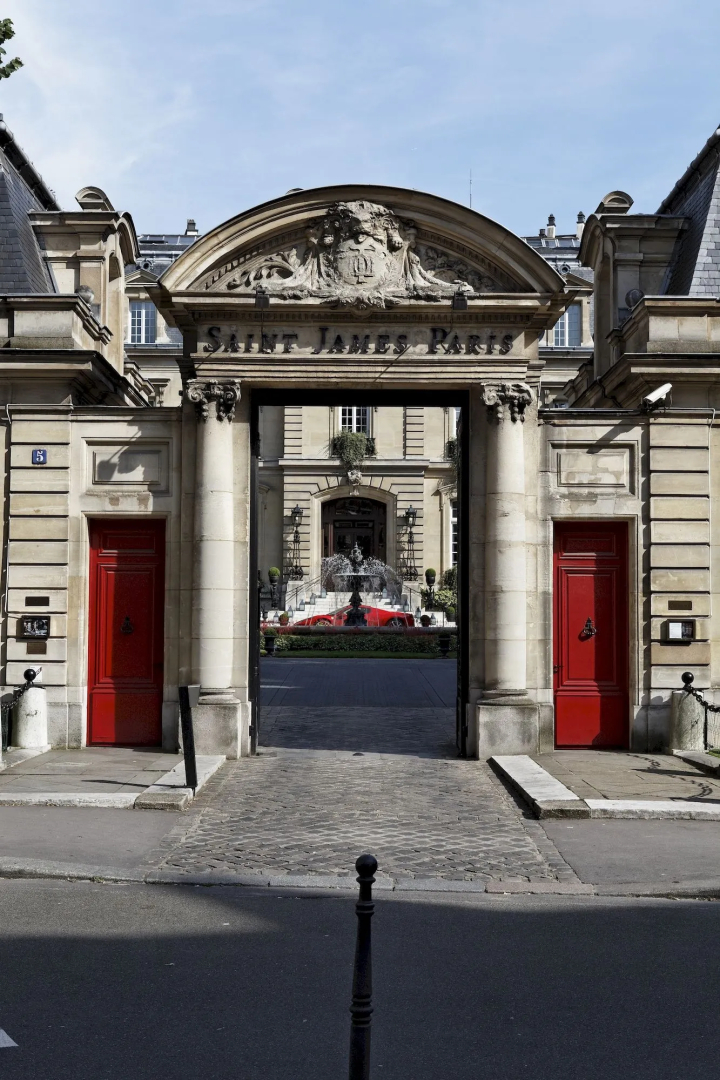 Photo - Saint James Paris