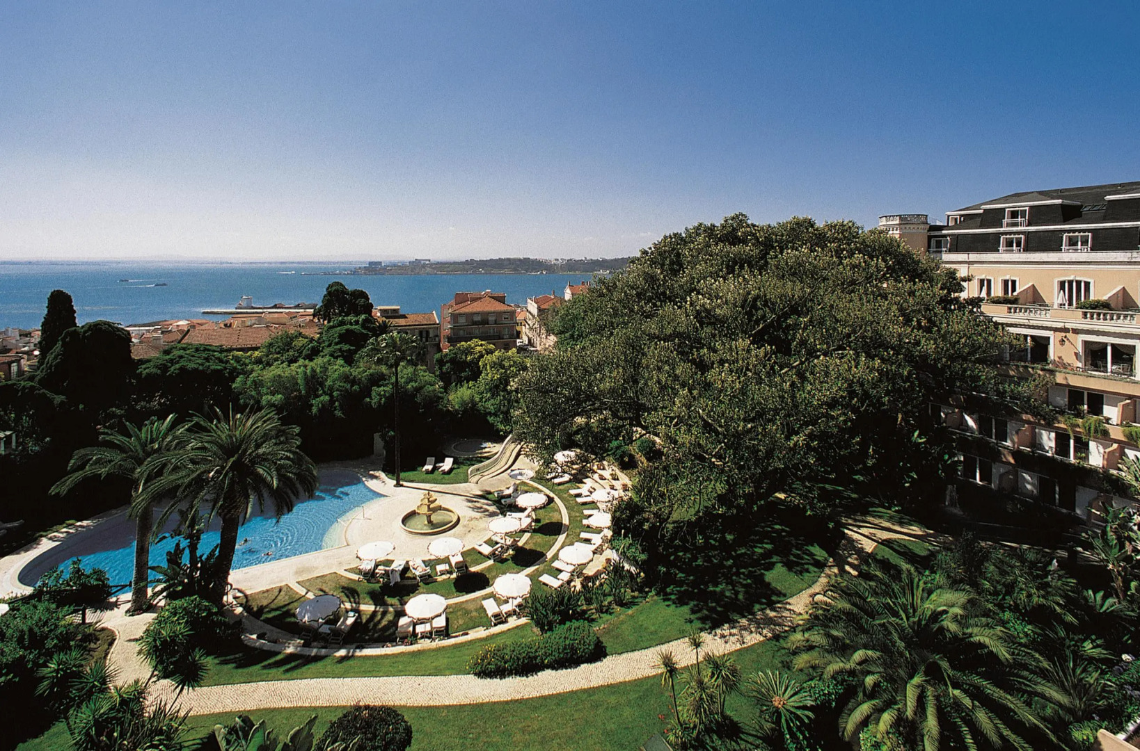 Photo - Olissippo Lapa Palace – The Leading Hotels of the World