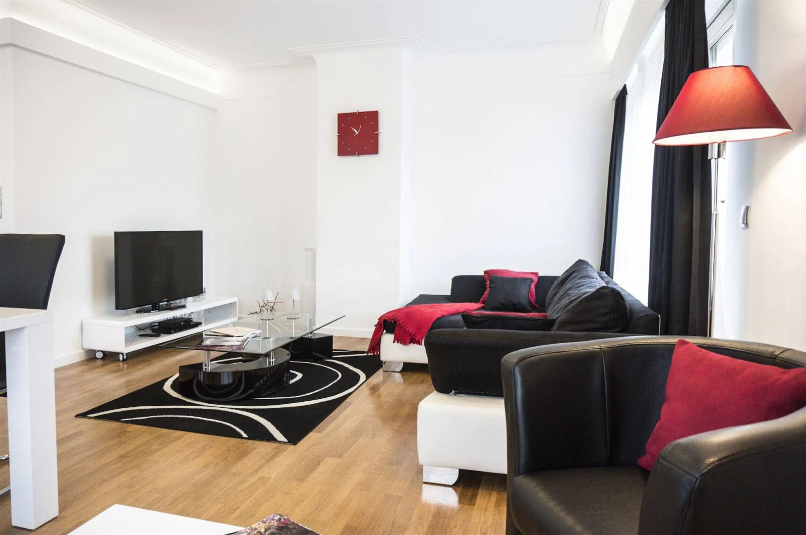 The Queen Luxury Apartments - Villa Carlotta — фото 1