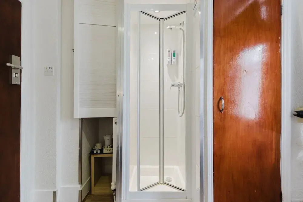 Photo - Falcon Hotel