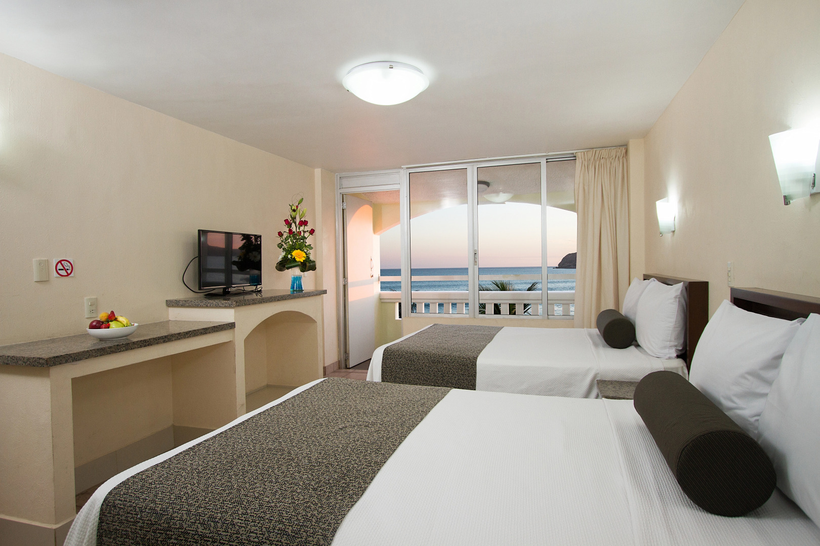 Photo - Don Pelayo Pacific Beach