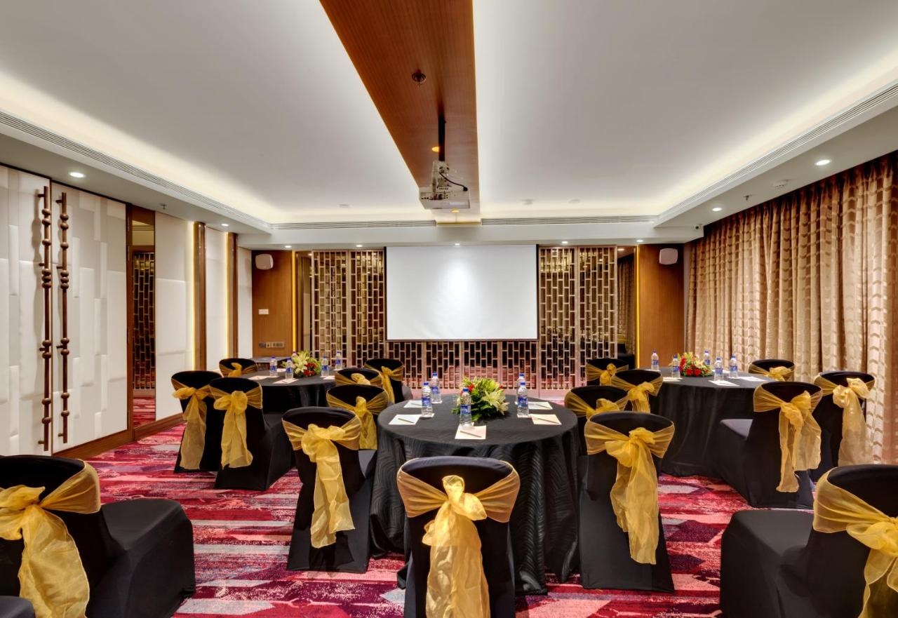 Photo - The Fern Mumbai, Goregaon, Series by Marriott