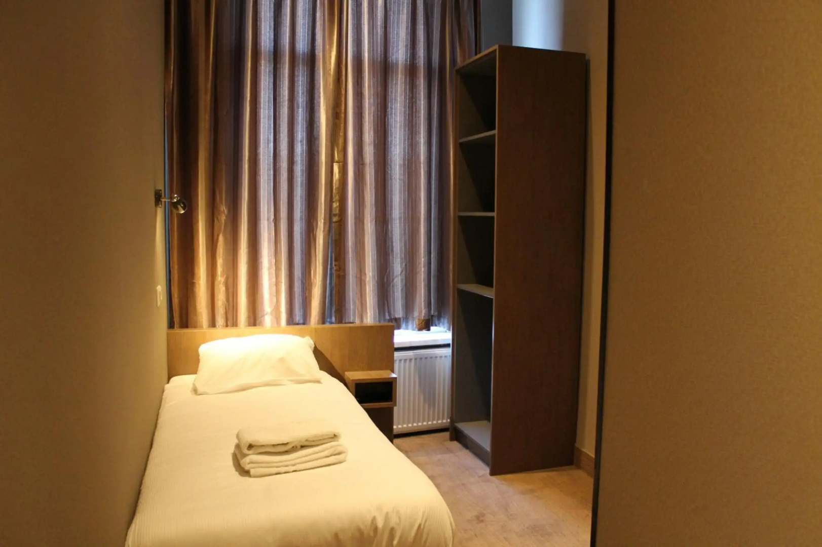 Photo - Blossoms City Hotel