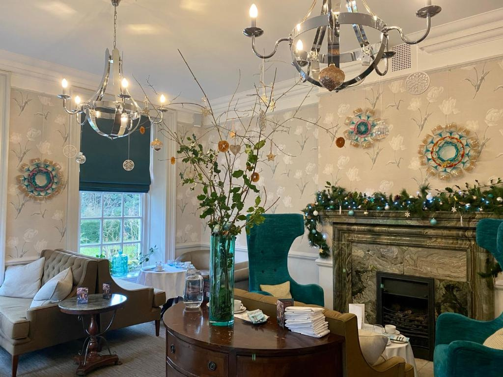 Photo - Barnett Hill - Luxury Hotel