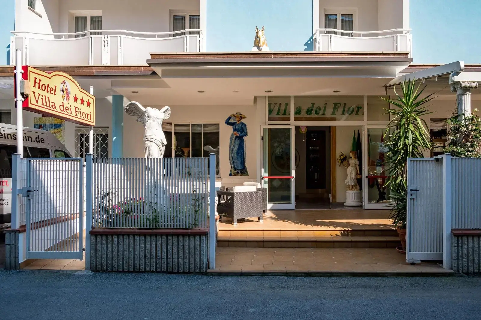Photo - Hotel Villa dei Fiori - sul mare con piscina
