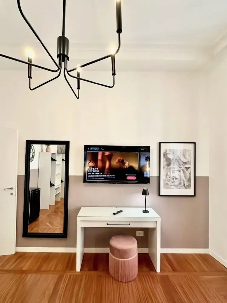 Photo - Vacanze Romane Suite 7 Languages