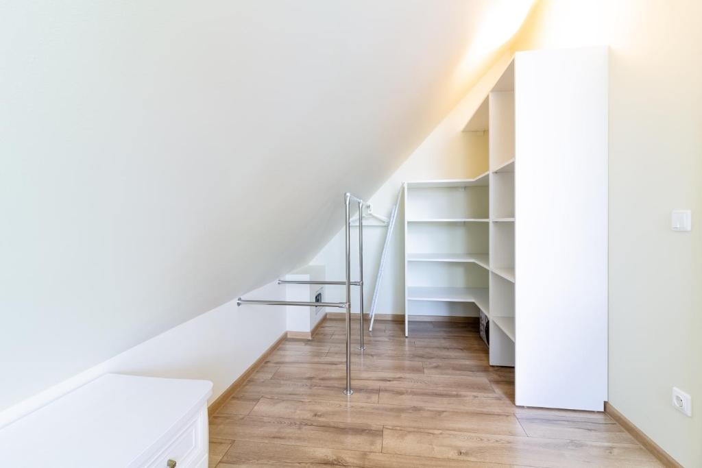 HomeMaker Apartment, By Cohost