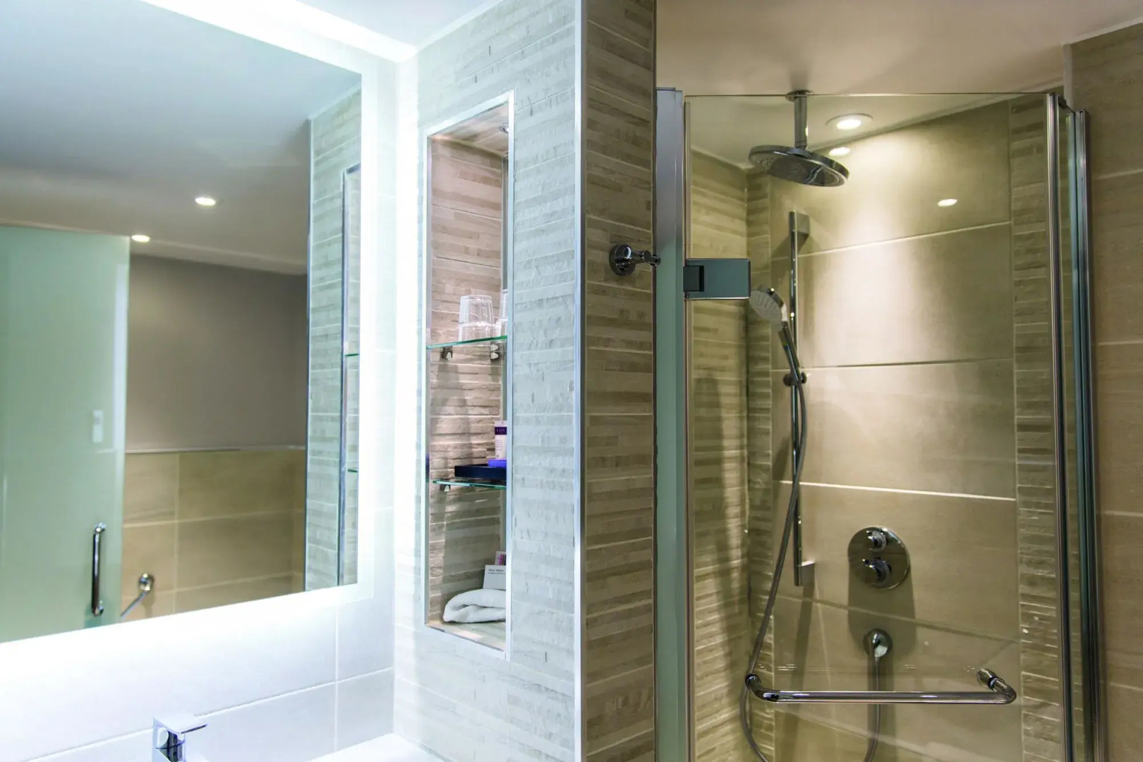 Photo - Cottons Hotel and Spa