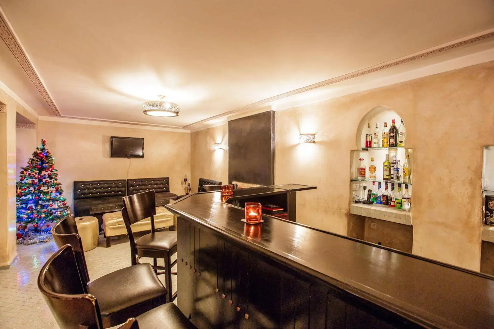 Photo - Riad Andalib