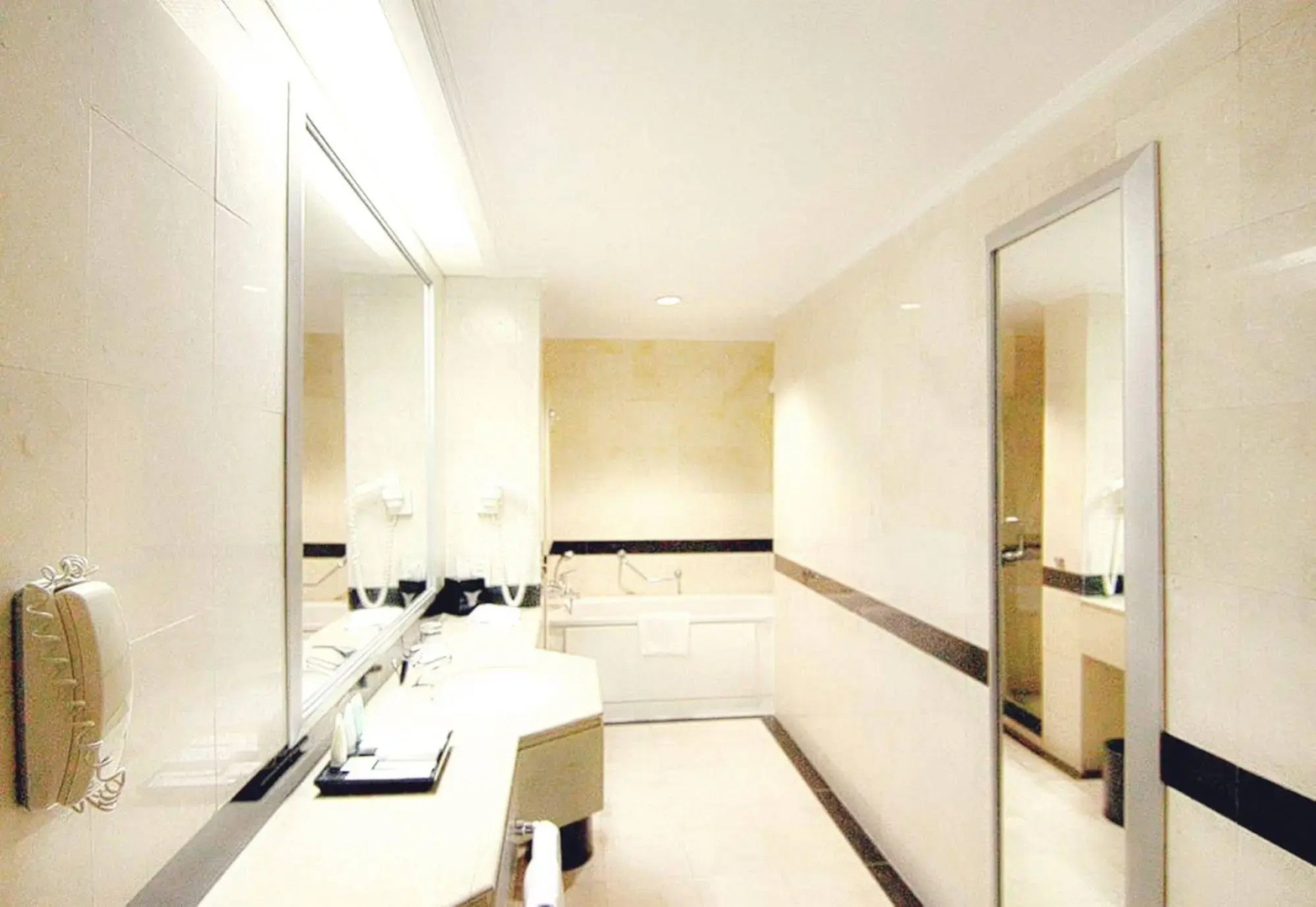 Foto - Menara Peninsula Hotel Jakarta
