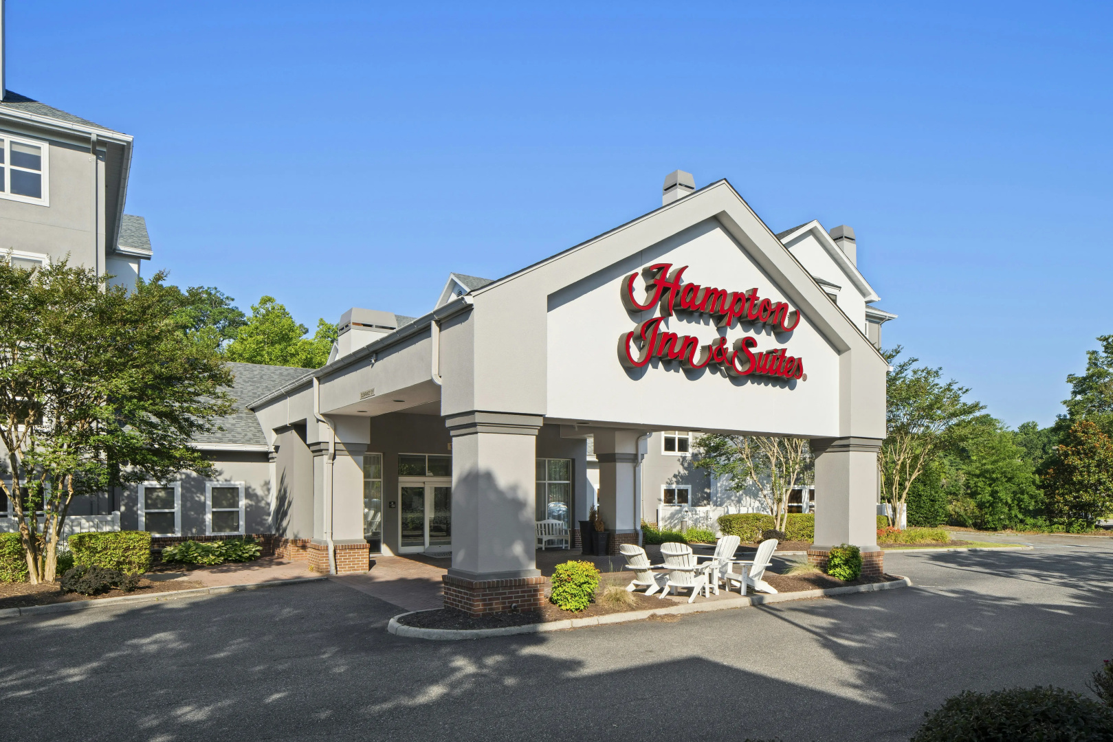 Photo - Hampton Inn & Suites Newport News (Oyster Point)