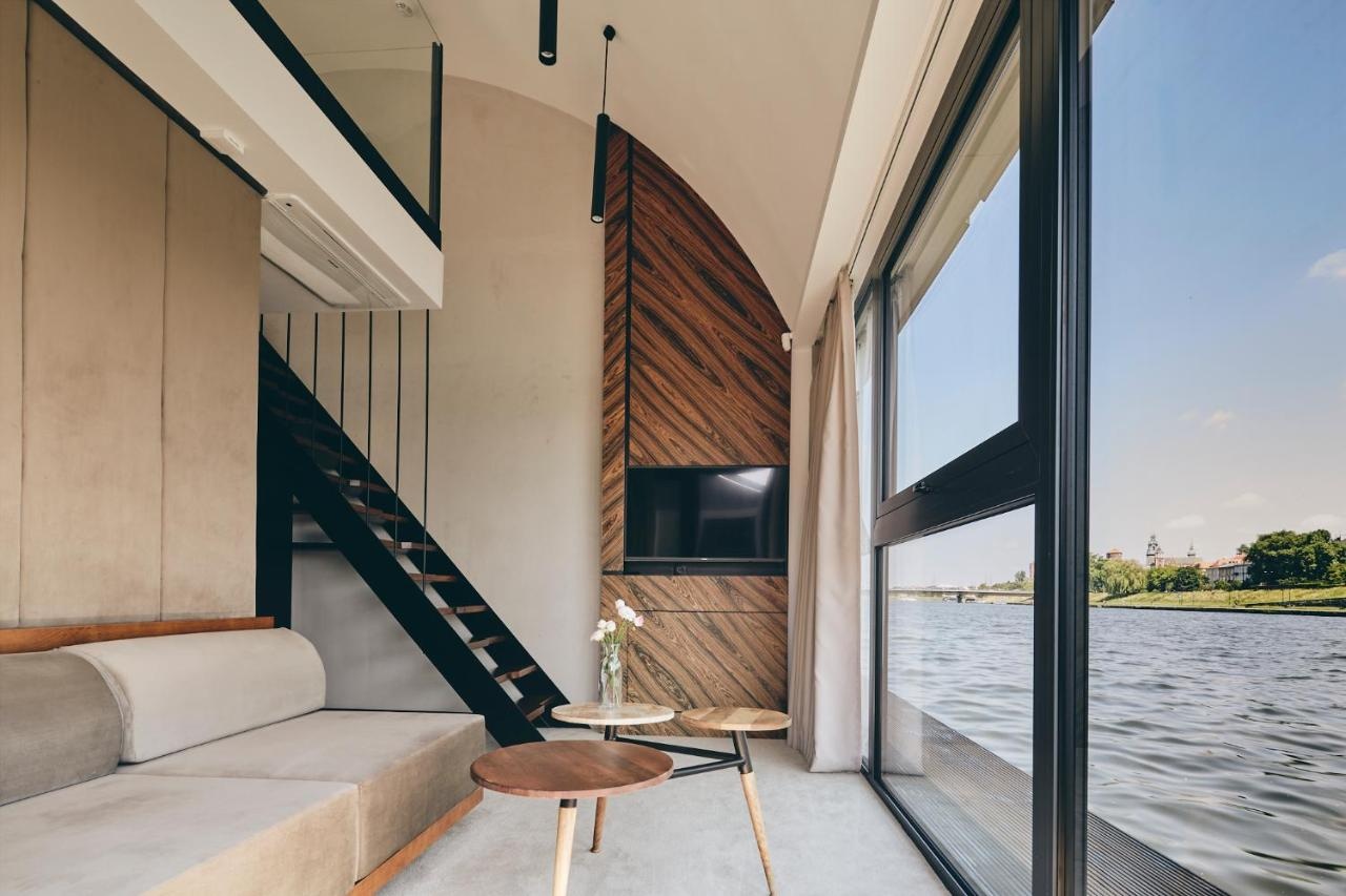 Photo - New Port Hotel