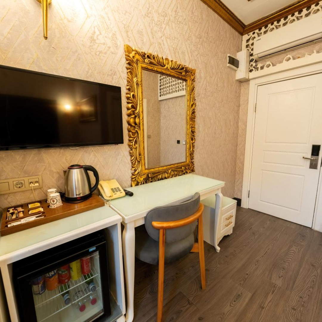 Photo - Diamond Royal Hotel