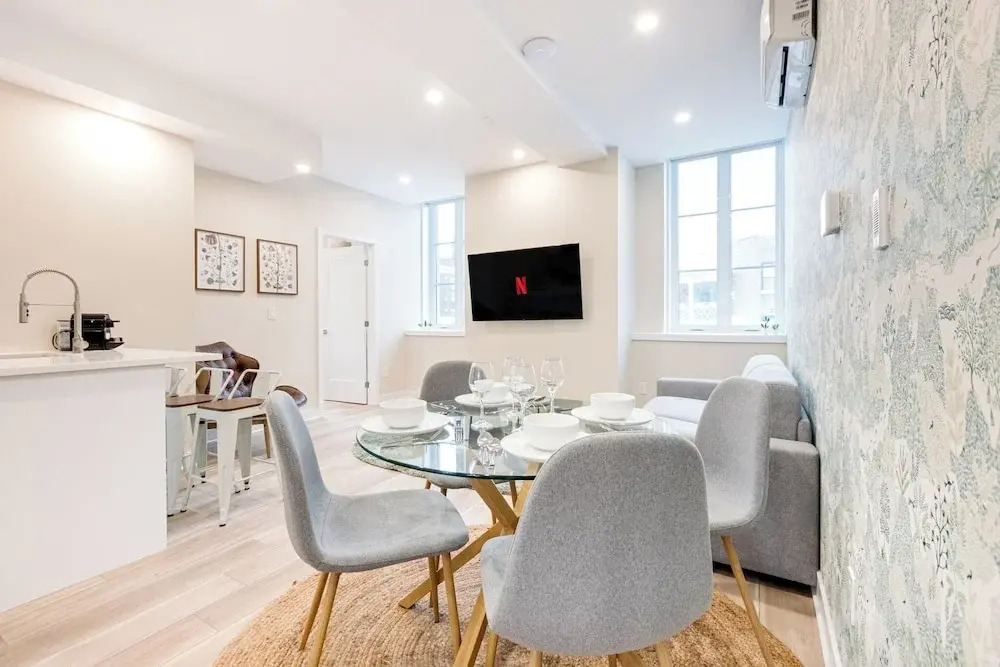 Photo - Mont Royal Suites - M11