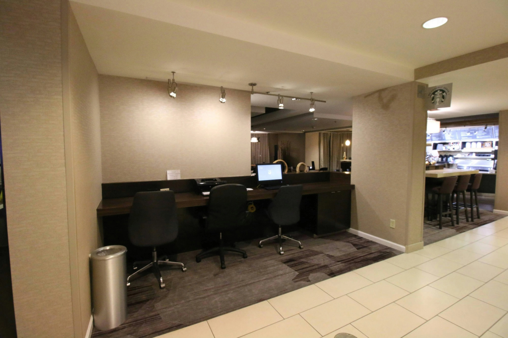 Photo - Courtyard by Marriott Indianapolis South