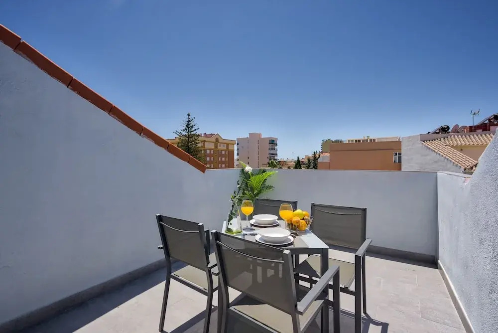 Photo - Sur Suites La Dorada, centricos soleados a pocos metros de la Playa y con Parking Opcional