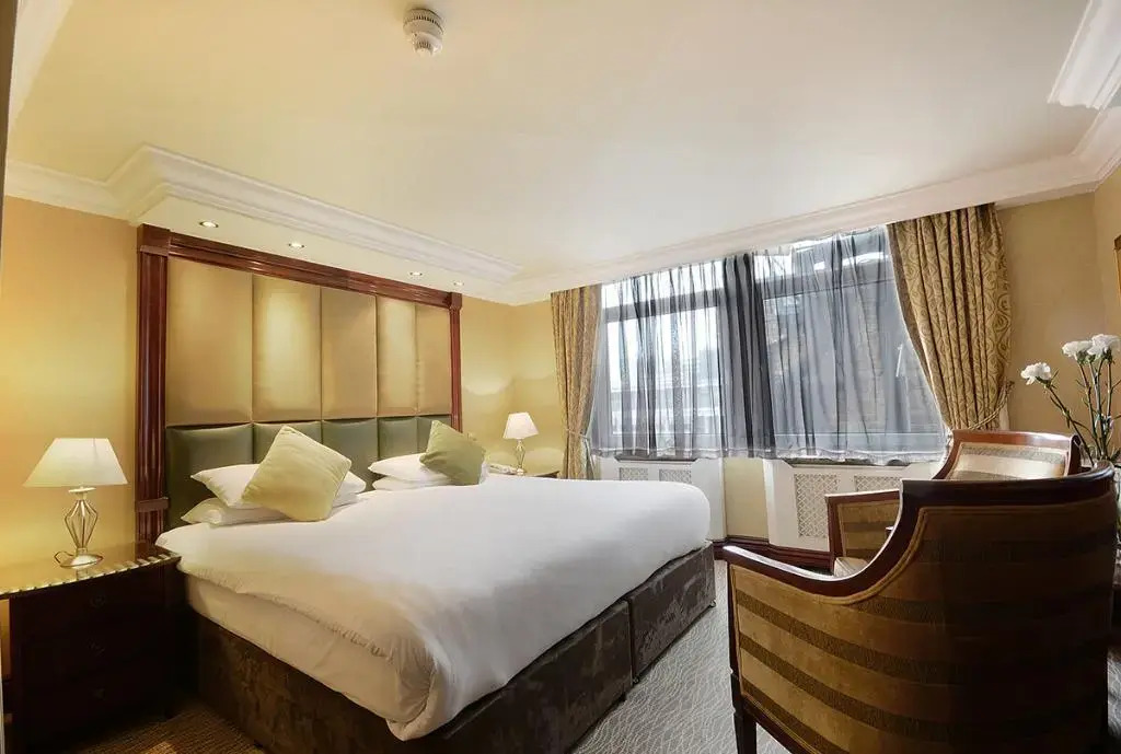 Photo - Montcalm Chilworth Townhouse