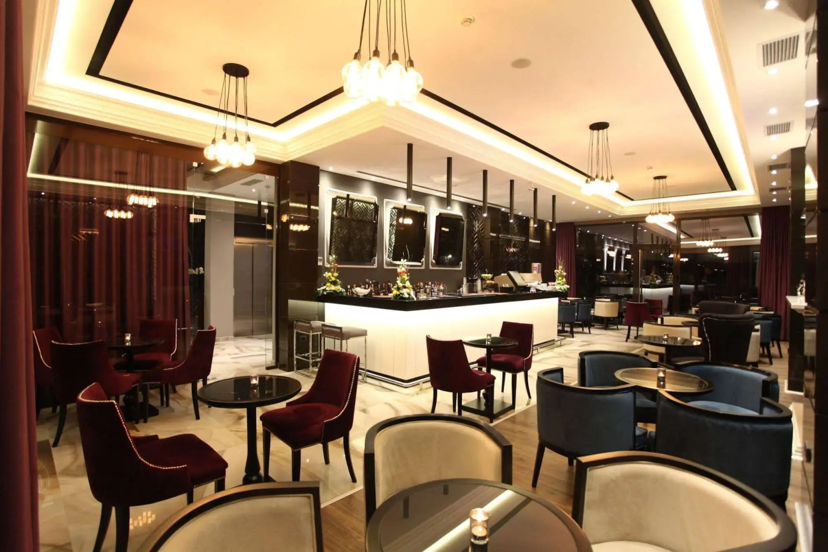 Foto - Senator Hotel