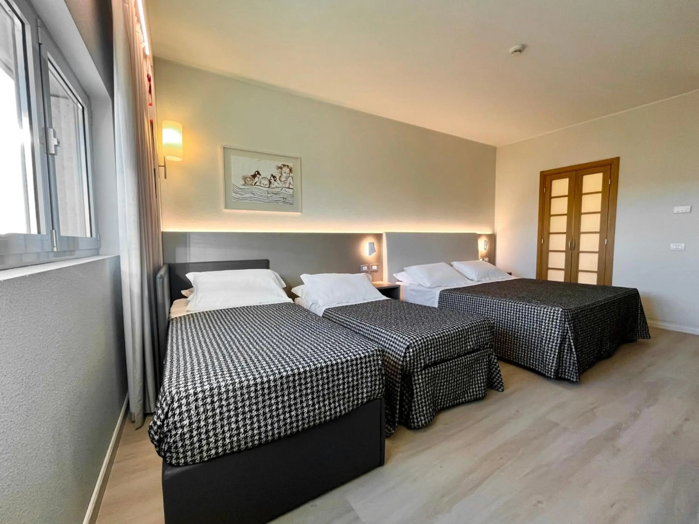 Photo - The Sydney Hotel