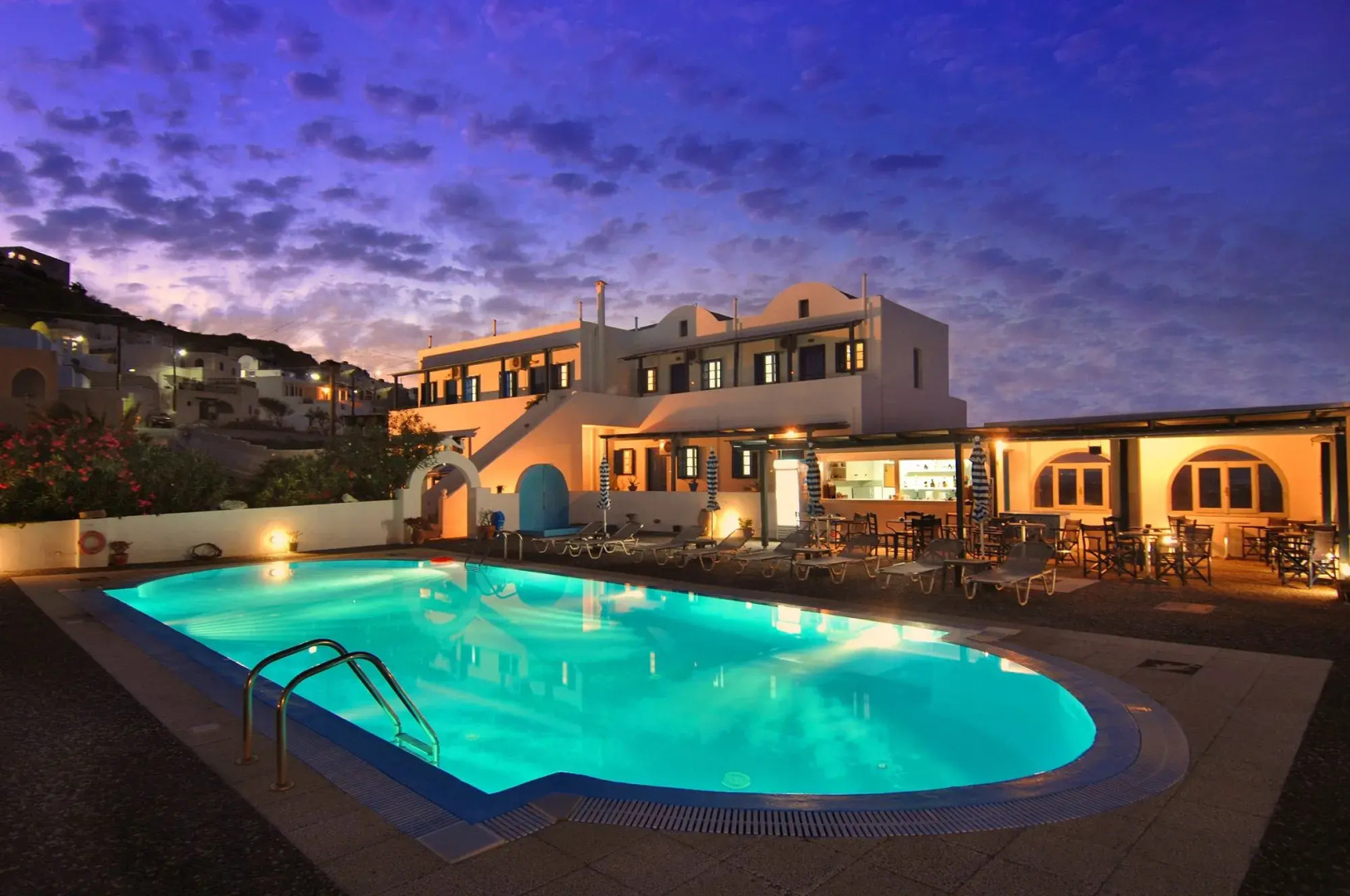 Foto - Thira's Dolphin