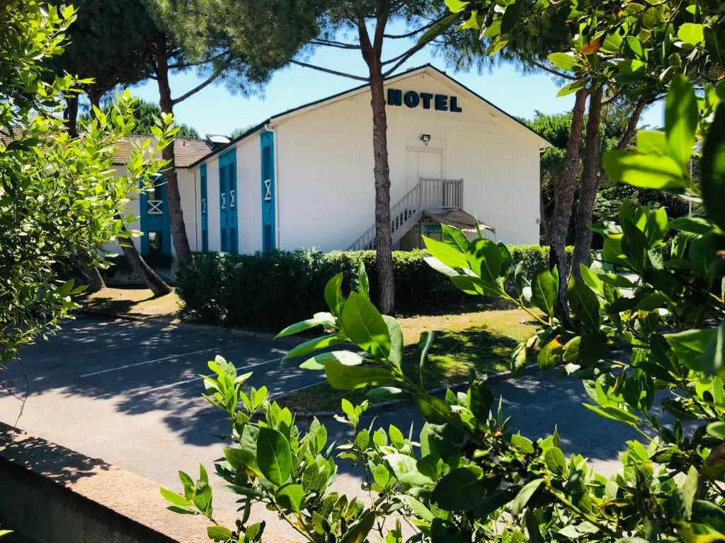 Photo - Halt Hotel