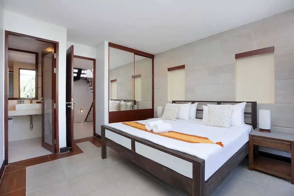 Private 3BR Pool Access Villa Argent 10