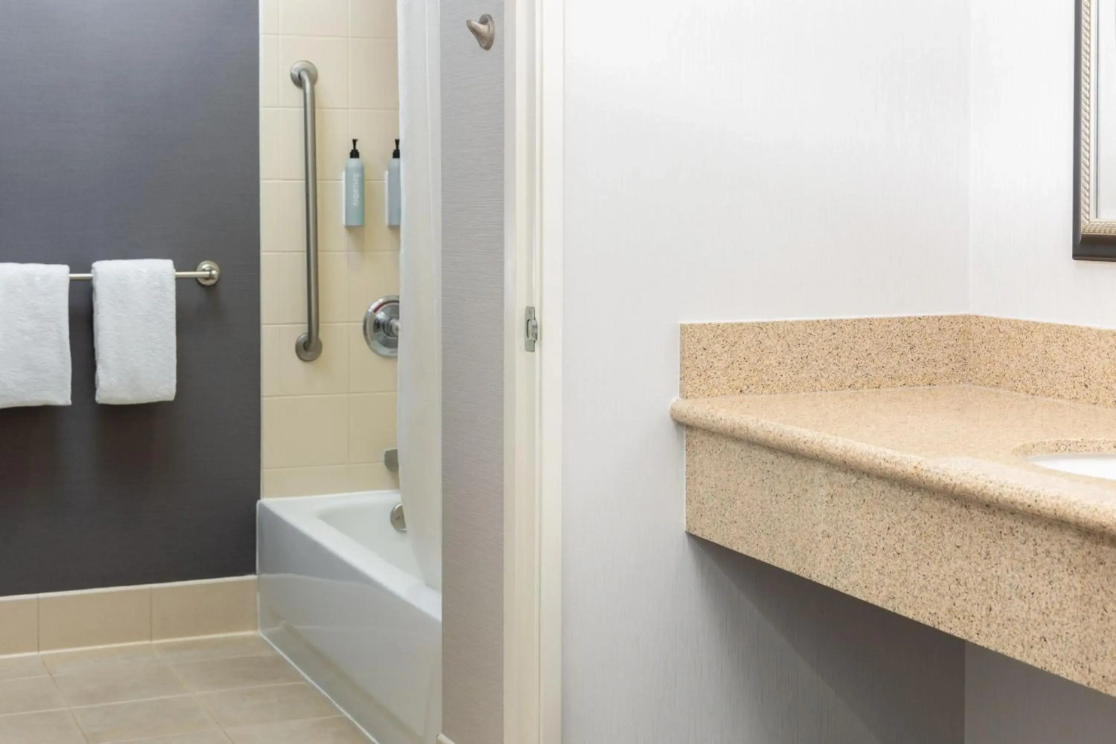 Photo - Courtyard by Marriott Ontario Rancho Cucamonga