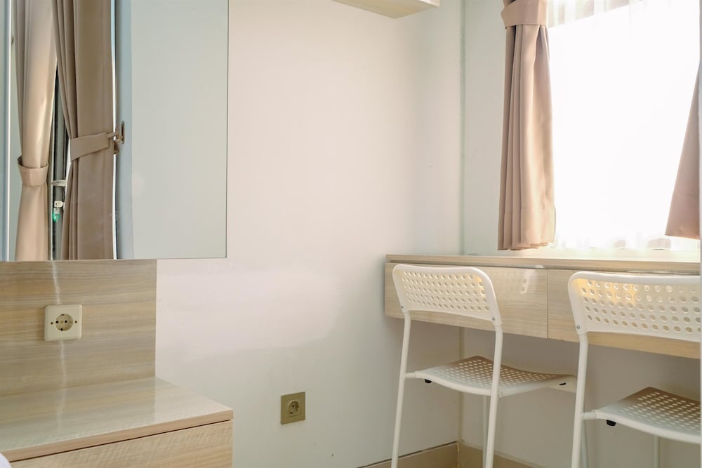 Cozy And Restful Studio At Transpark Cibubur Apartment