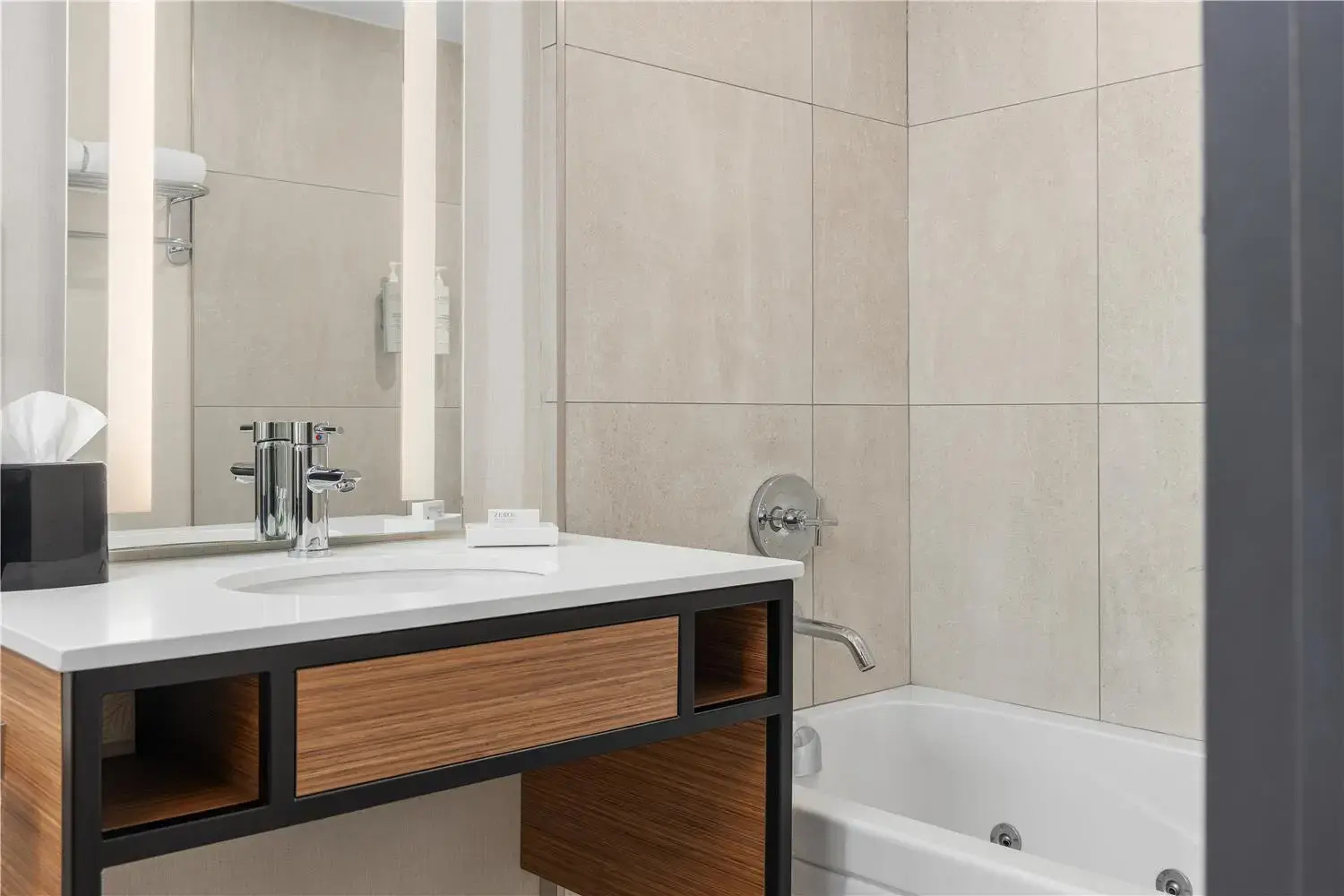 Photo - Hilton Garden Inn Toronto Airport