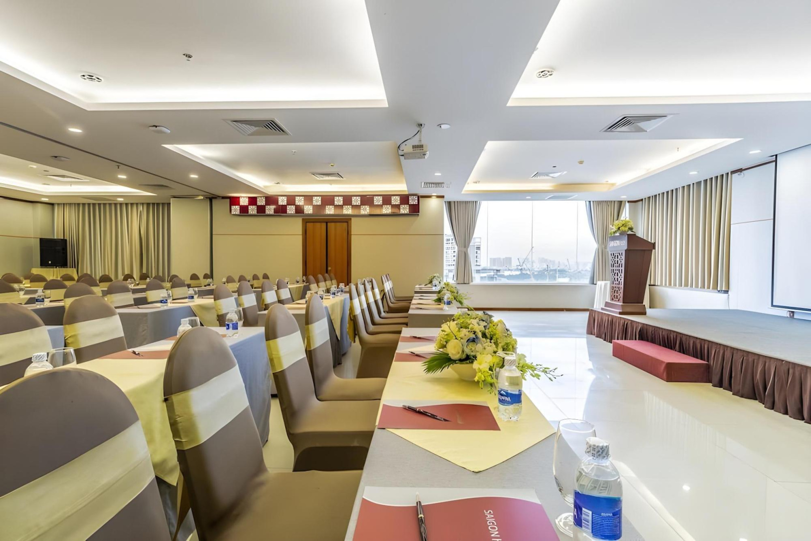 Photo - Renaissance Riverside Hotel Saigon