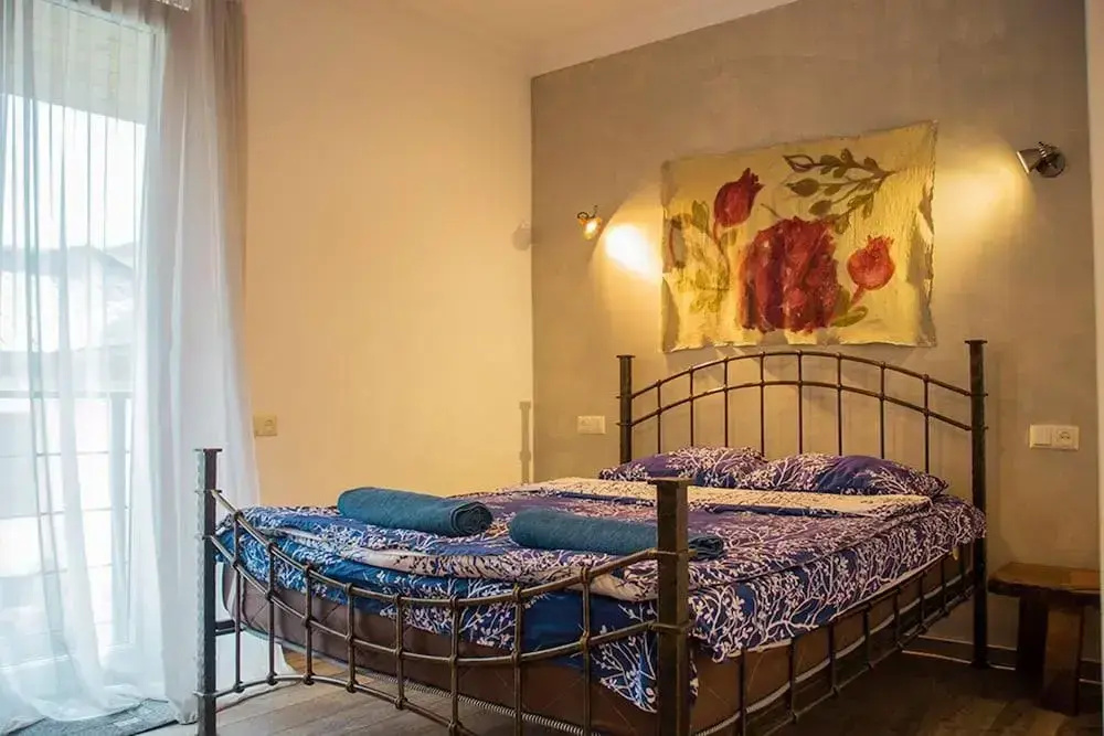 Photo - Korte Hotel Sleeps 14 with Courtyard
