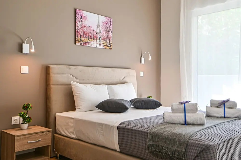 Photo - Thisean Modern Suites By Athens Stay