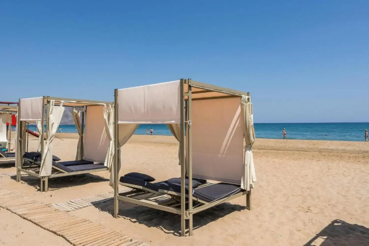 Photo - Vantaris Palace