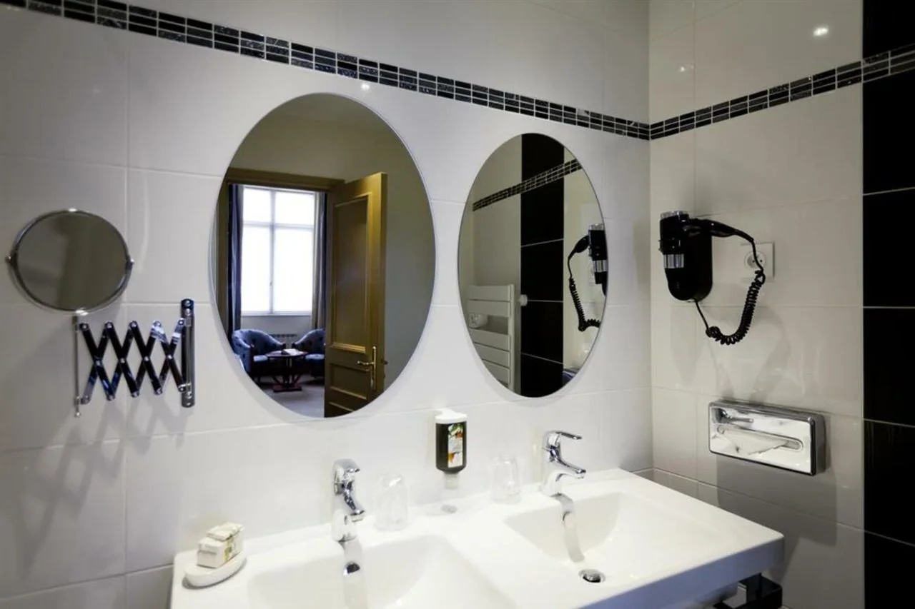 Photo - Le Phenix Hotel