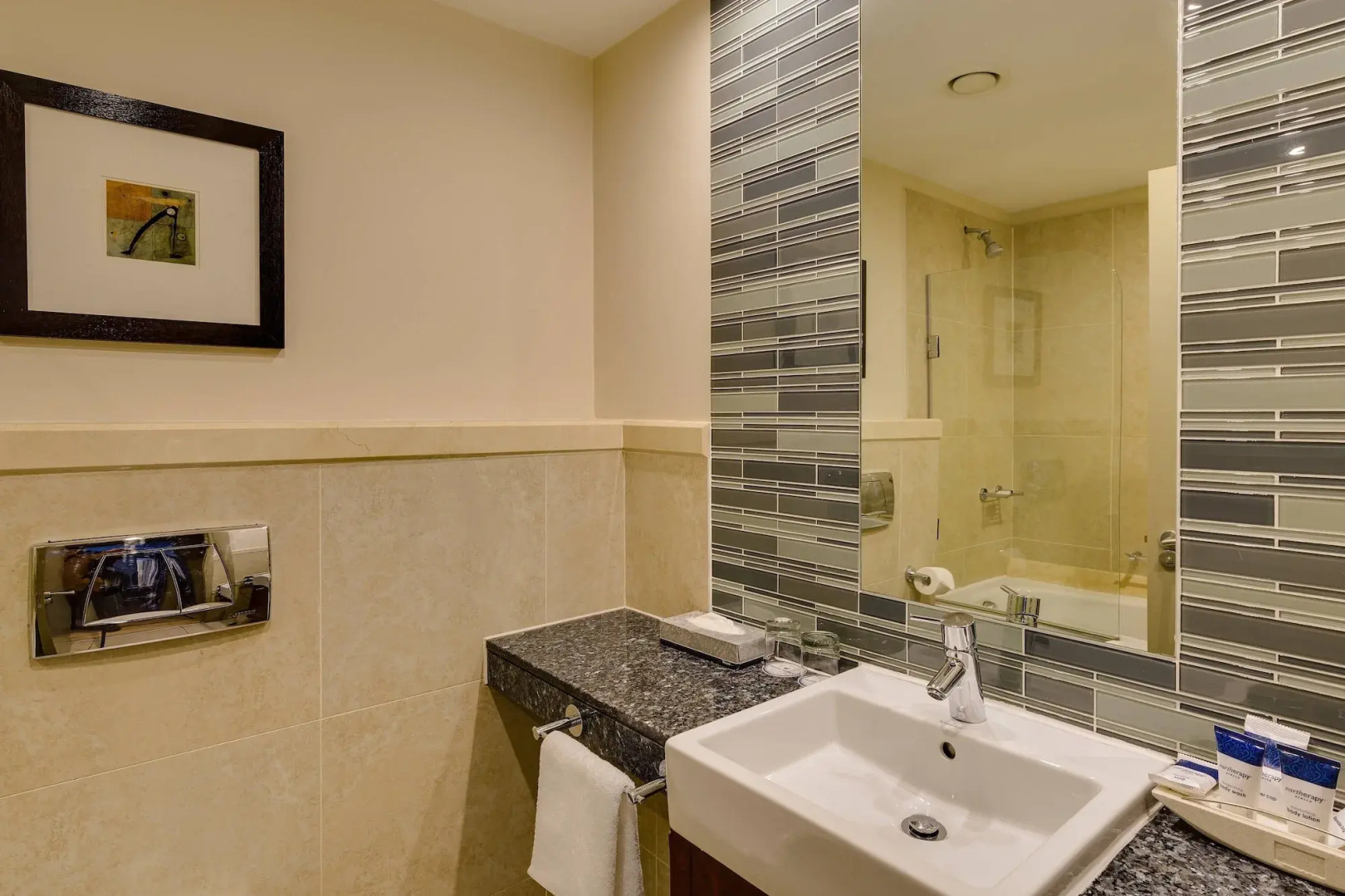 Photo - Protea Hotel by Marriott Cape Town North Wharf