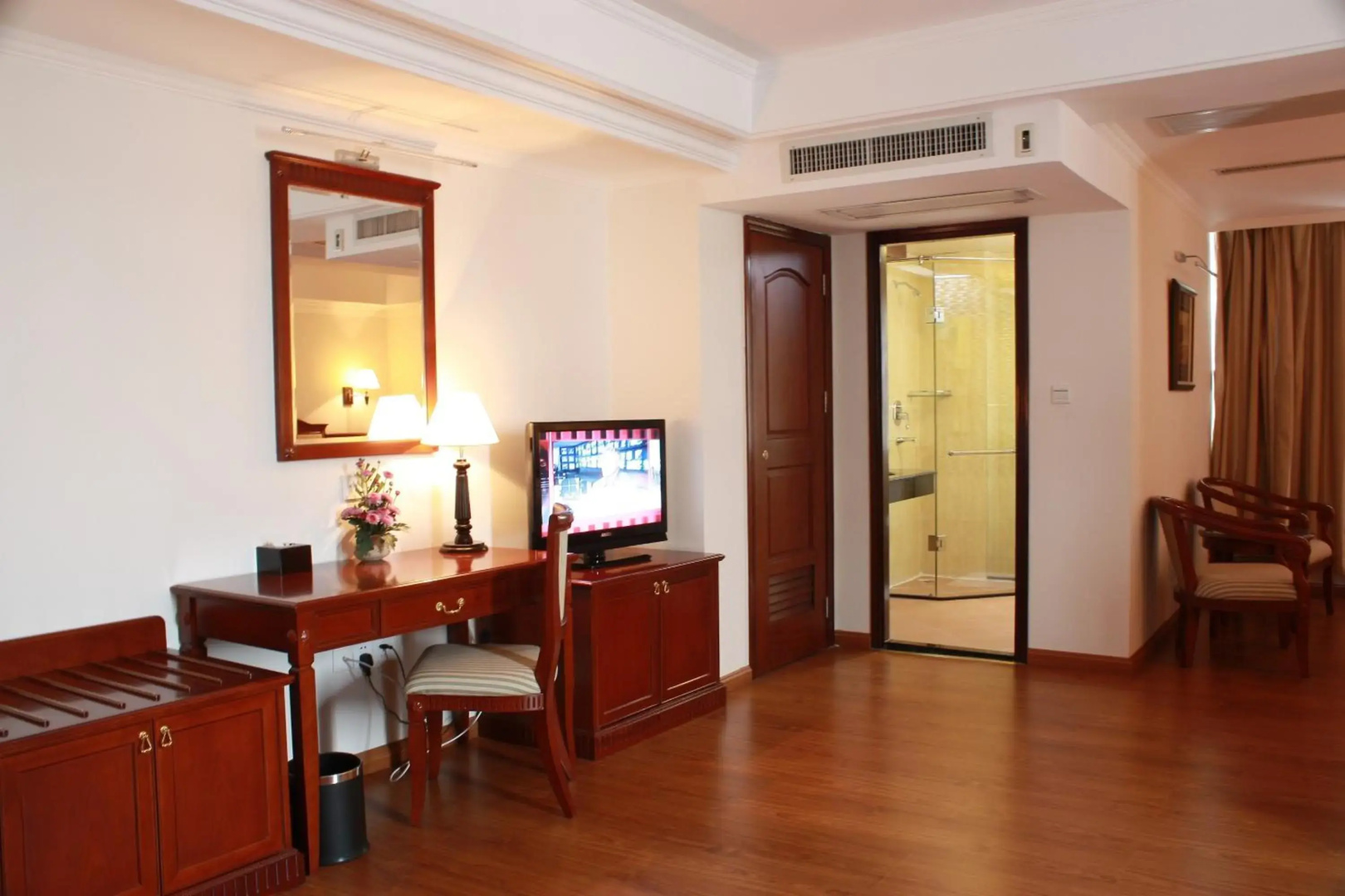 Photo - Lux Riverside Hotel & Apartment