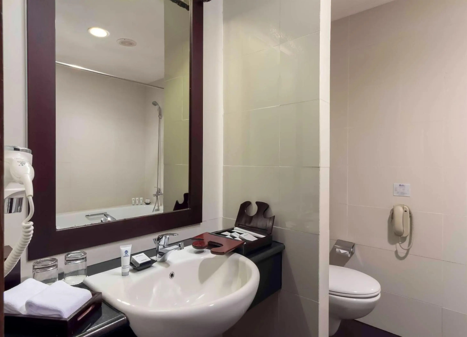 Foto - Best Western Mangga Dua Hotel and Residence
