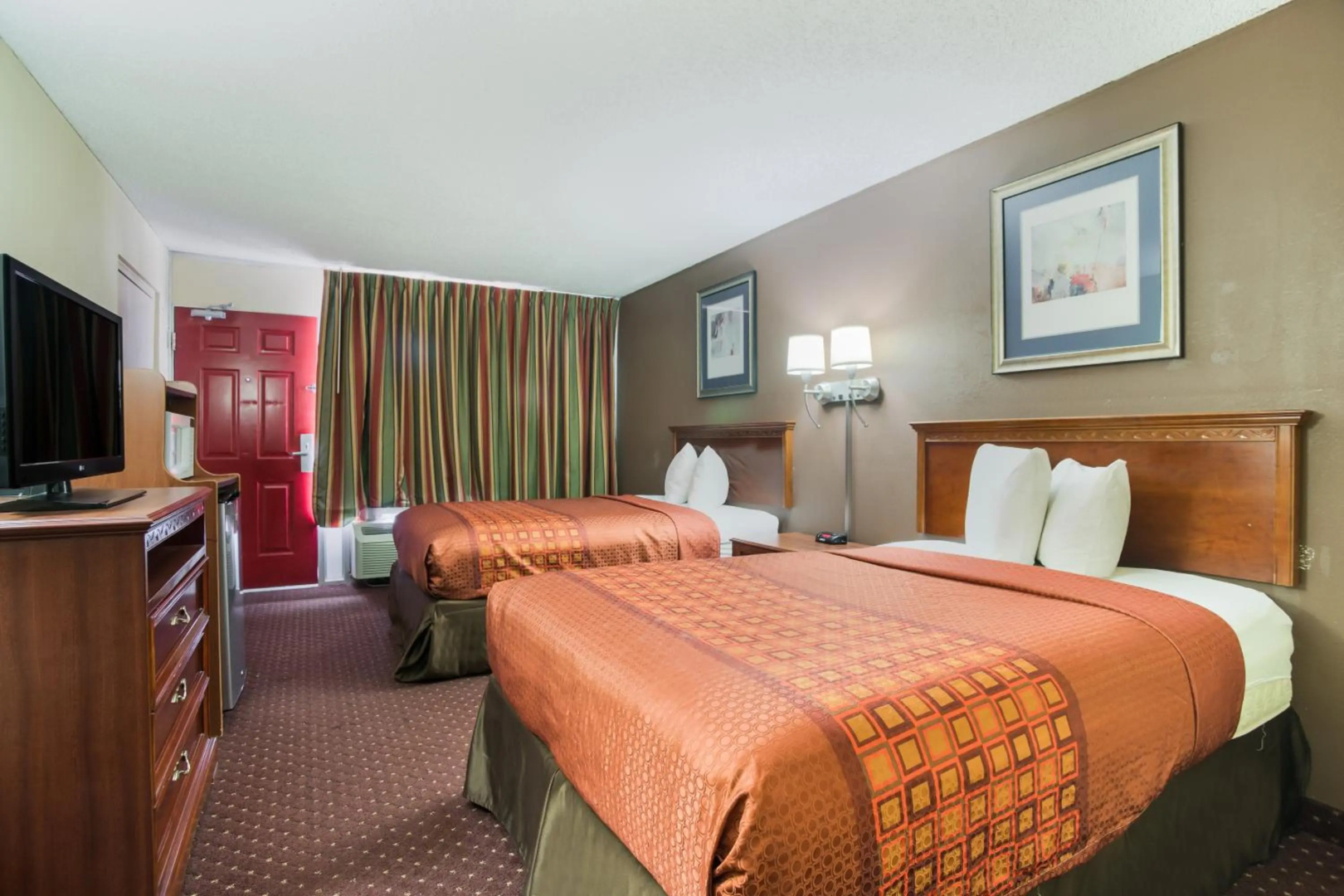 Photo - Americas Best Value Inn Tulsa at I-44