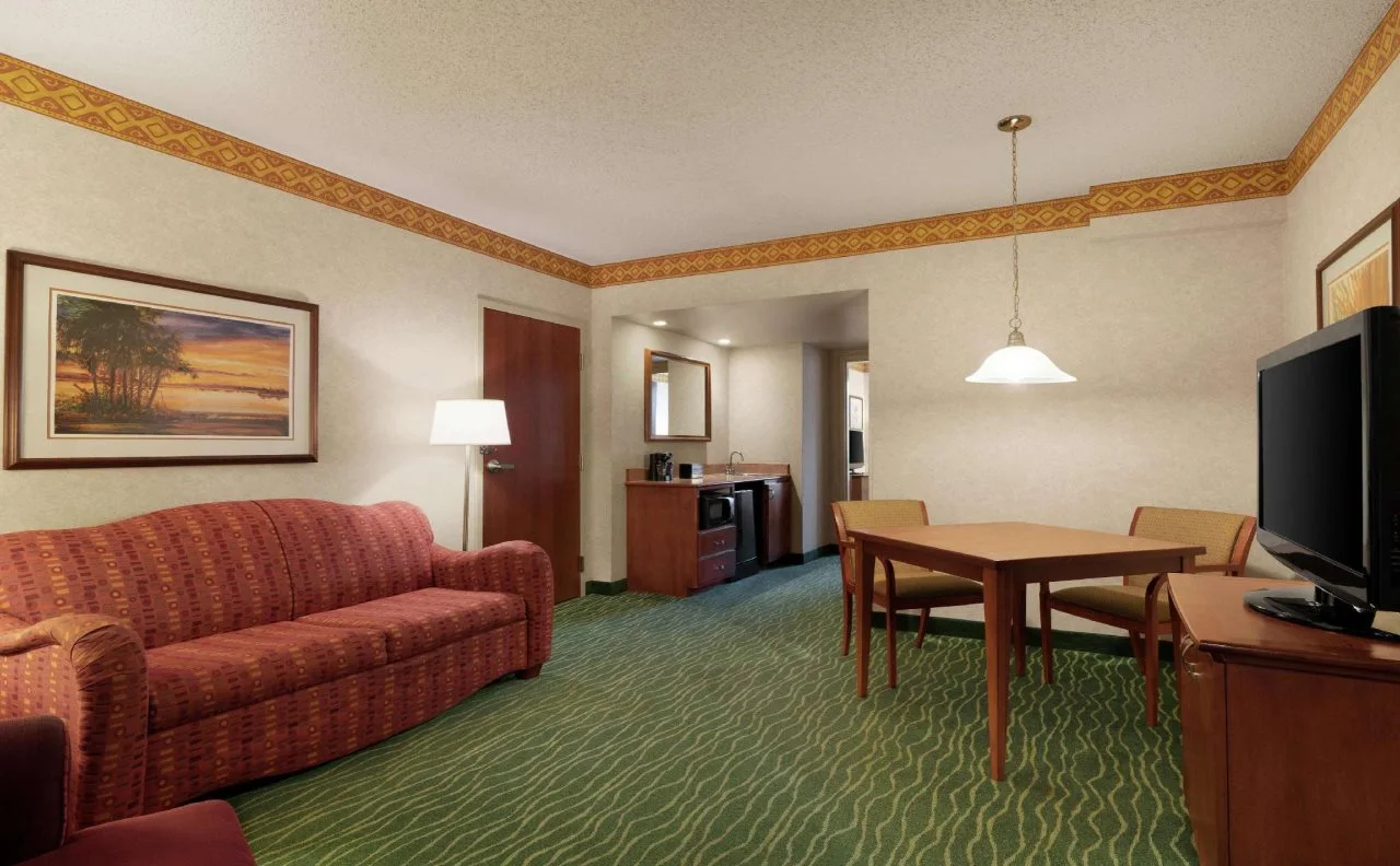 Foto - Embassy Suites by Hilton Tampa USF Near Busch Gardens