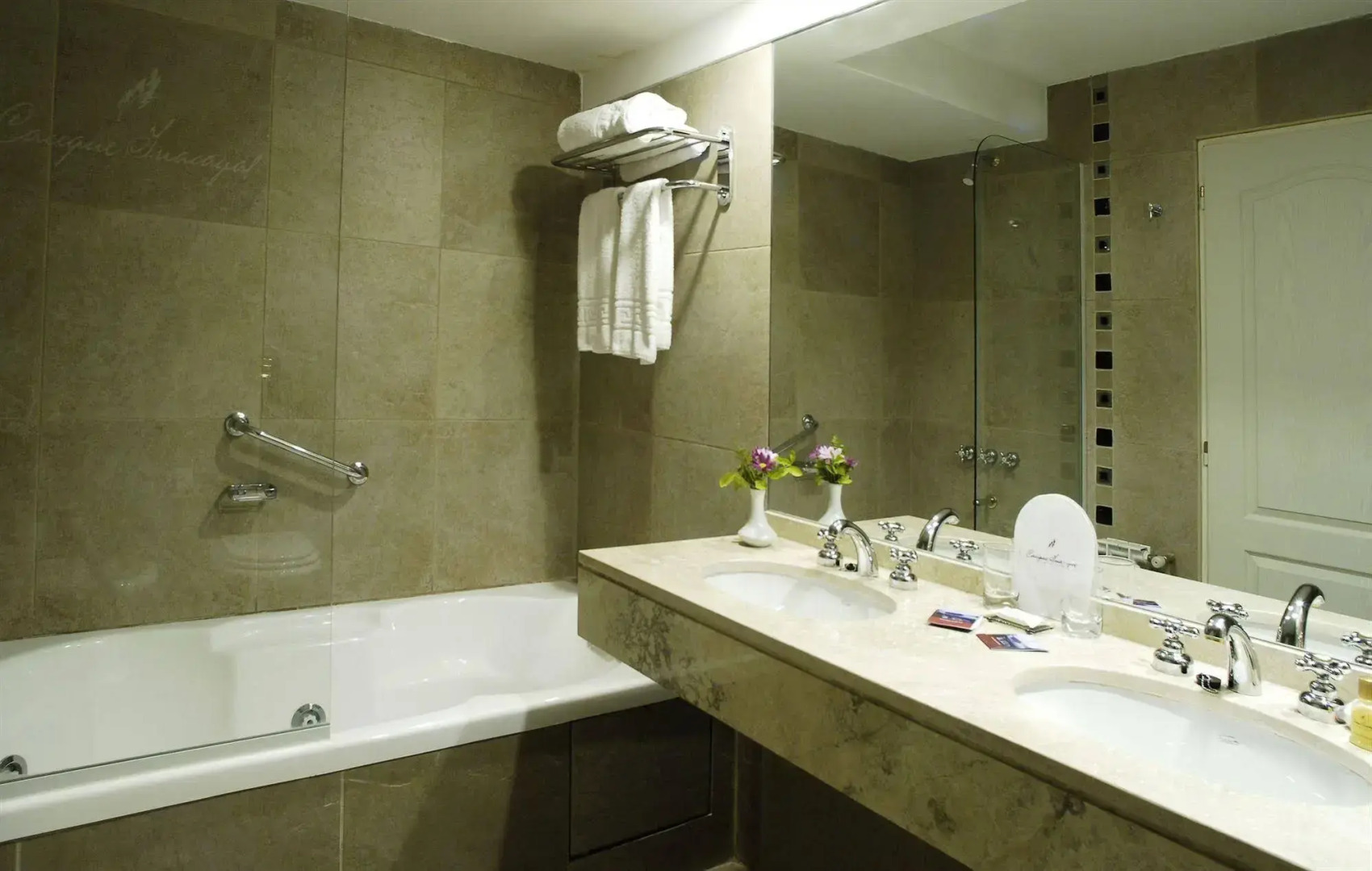 Photo - Cacique Inacayal Lake Hotel & Spa