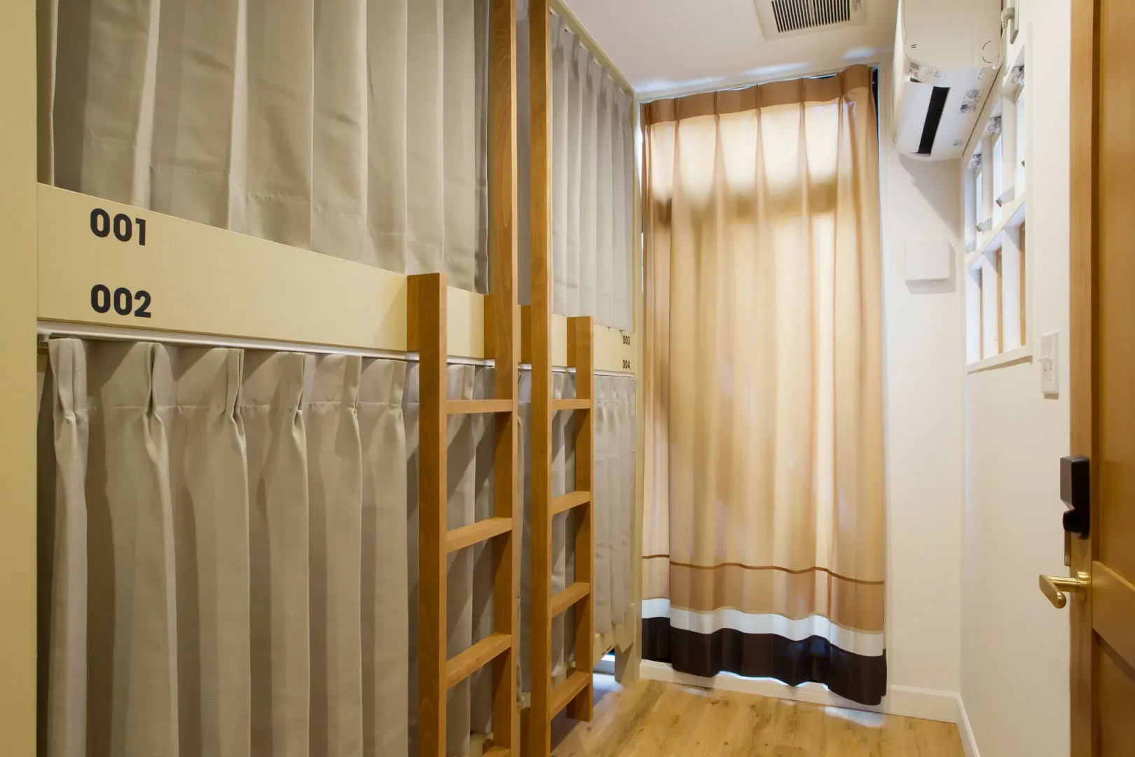 Photo - THE NEXT DOOR Dormitory & Private Hostel