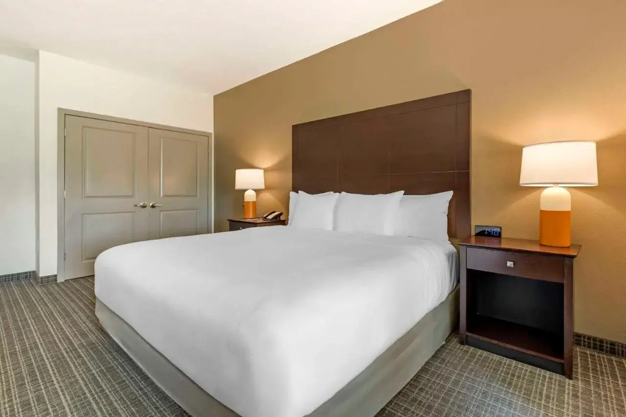 Photo - Comfort Inn & Suites Verona at Turning Stone Resort Casino