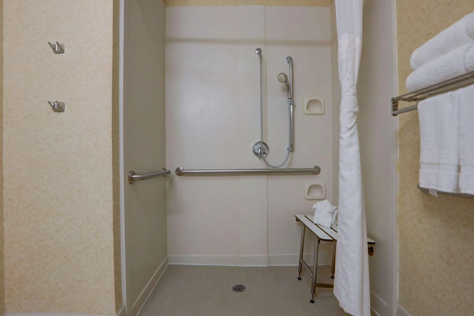 Foto - SureStay Plus Hotel by Best Western Chicago Lombard