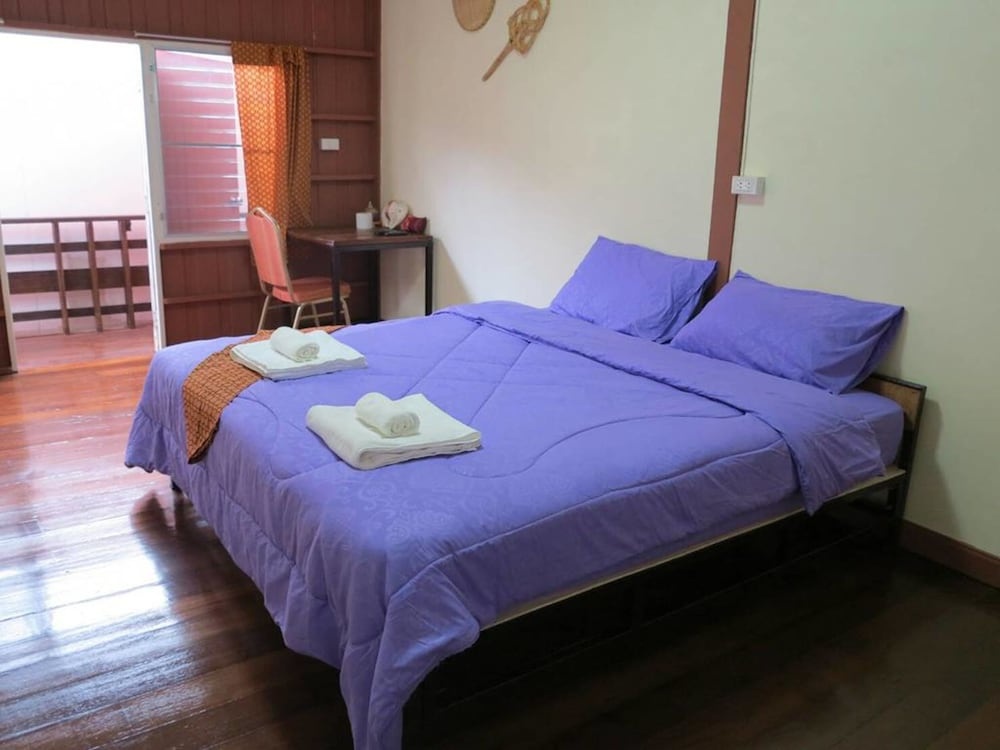 Baan Khun Ya Ayutthaya