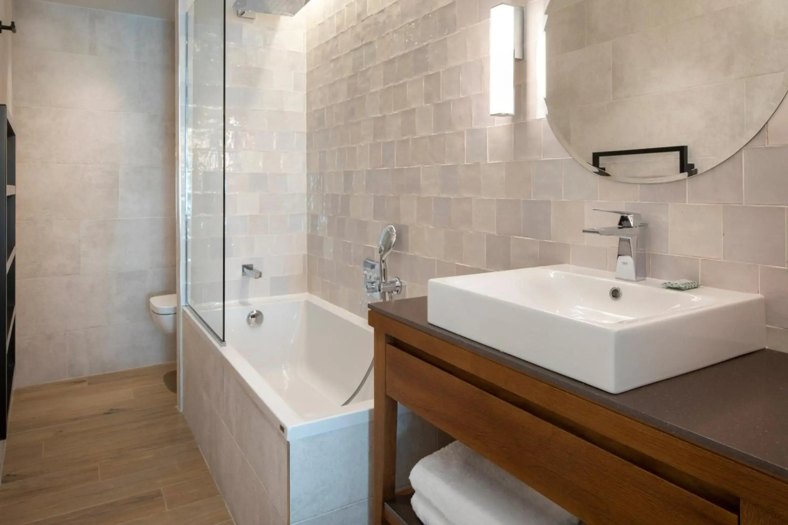 Photo - Bossotel Bangkok