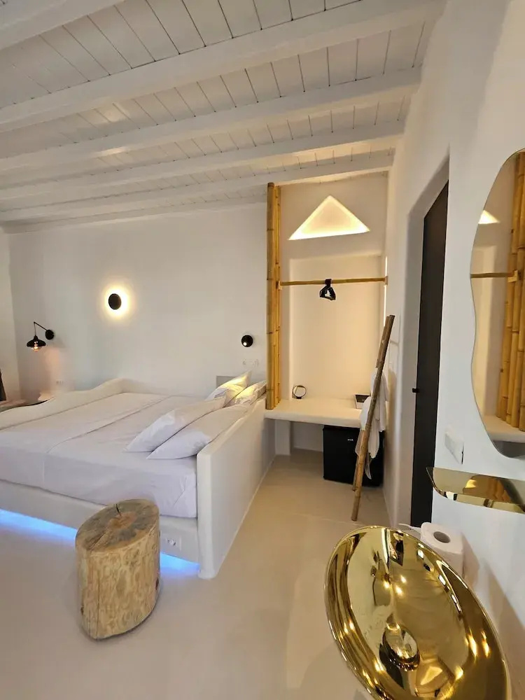 Foto - ELLI TROPiCAL LUXURY SUITES SUNSET-INFINITY POOL- SEA SIDE-NEAR CENTER PARKING