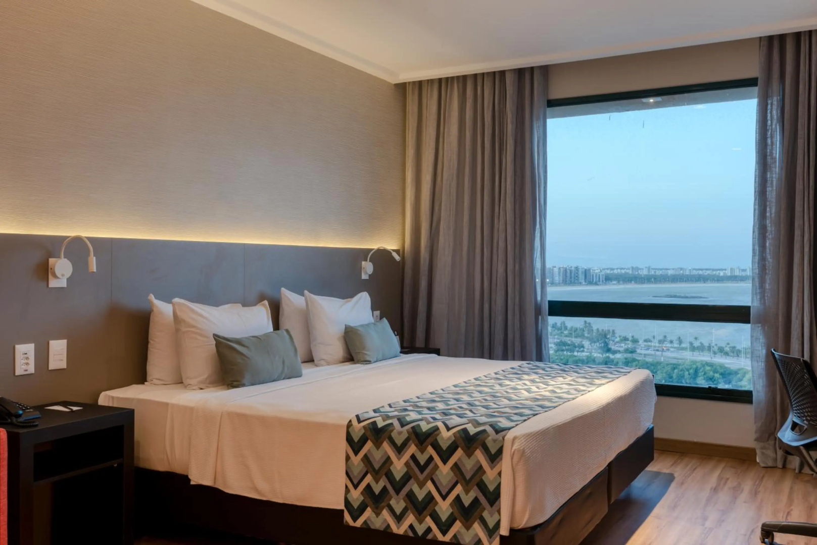 Photo - Comfort Suites Vitoria
